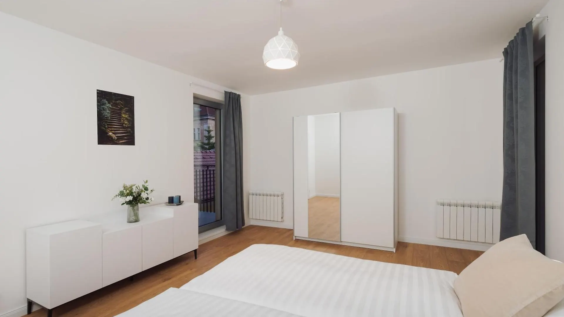 Azure - Cozy City Center Apartment With Balcony Prague