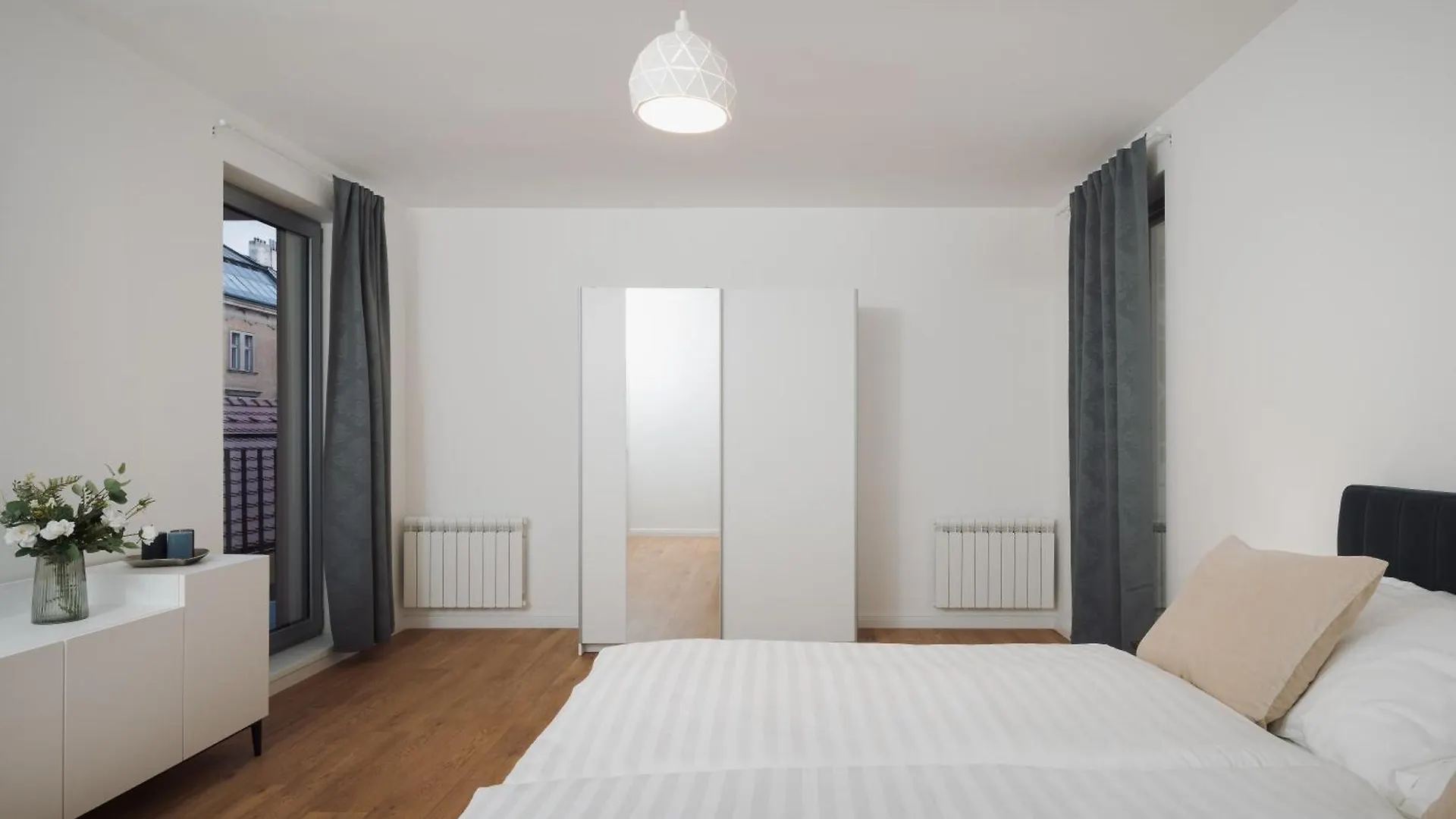 Azure - Cozy City Center Apartment With Balcony Prague